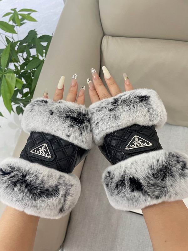 Prada gloves 083002